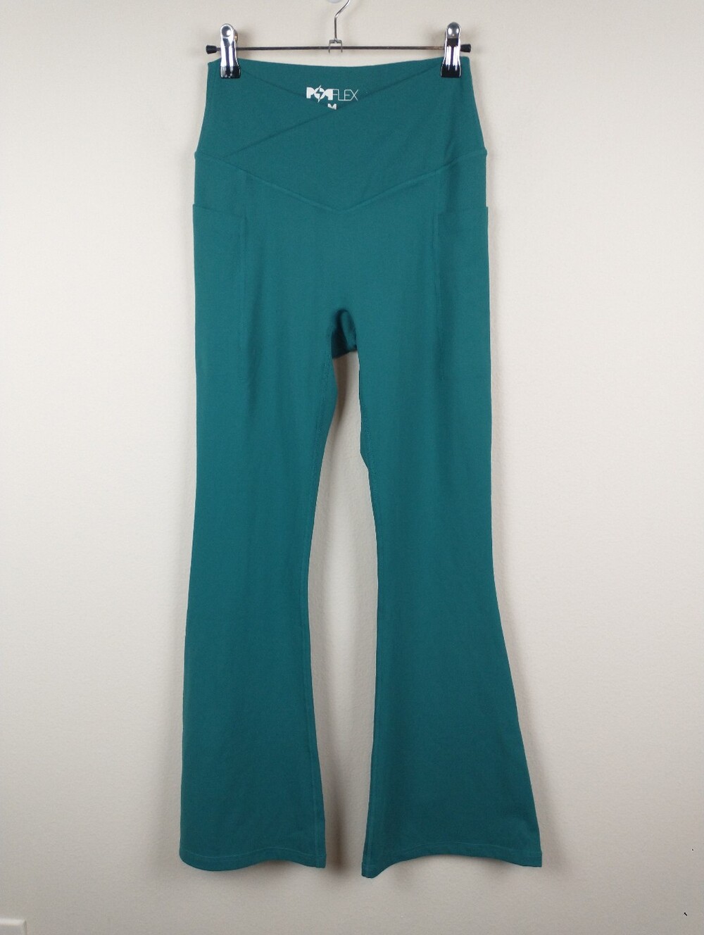 POPFLEX Crisscross Hourglass® Flared Legging with Pockets - Emerald - Picture 3 of 12